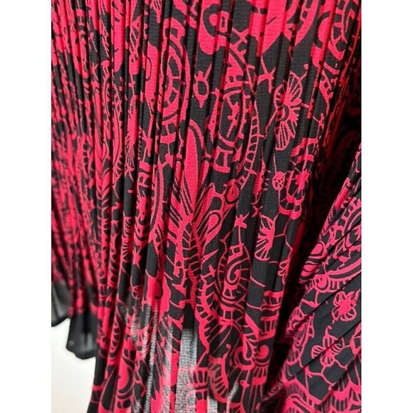 Maggie Barnes Top Women 3X Red V Neck Pullover Black Floral Beads Neckline Retro - Picture 11 of 13